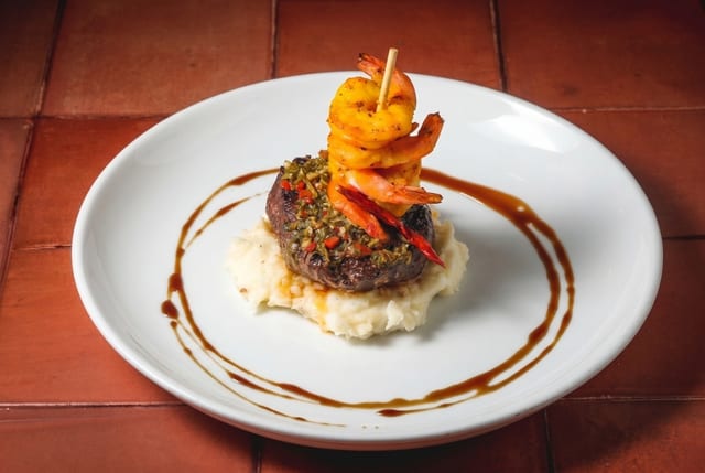 Steak Y Camarones.