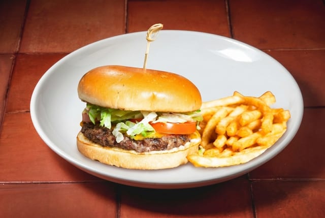 Hamburgesa con Papas.